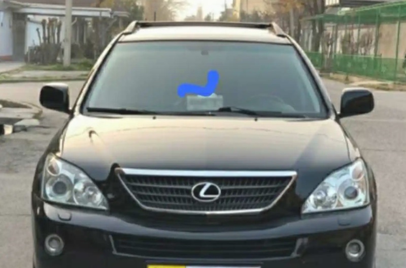 Лобовое стекло от Lexus RX400h